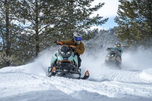 Munising MI Snowmobiling - Munising Snowmobile Rentals